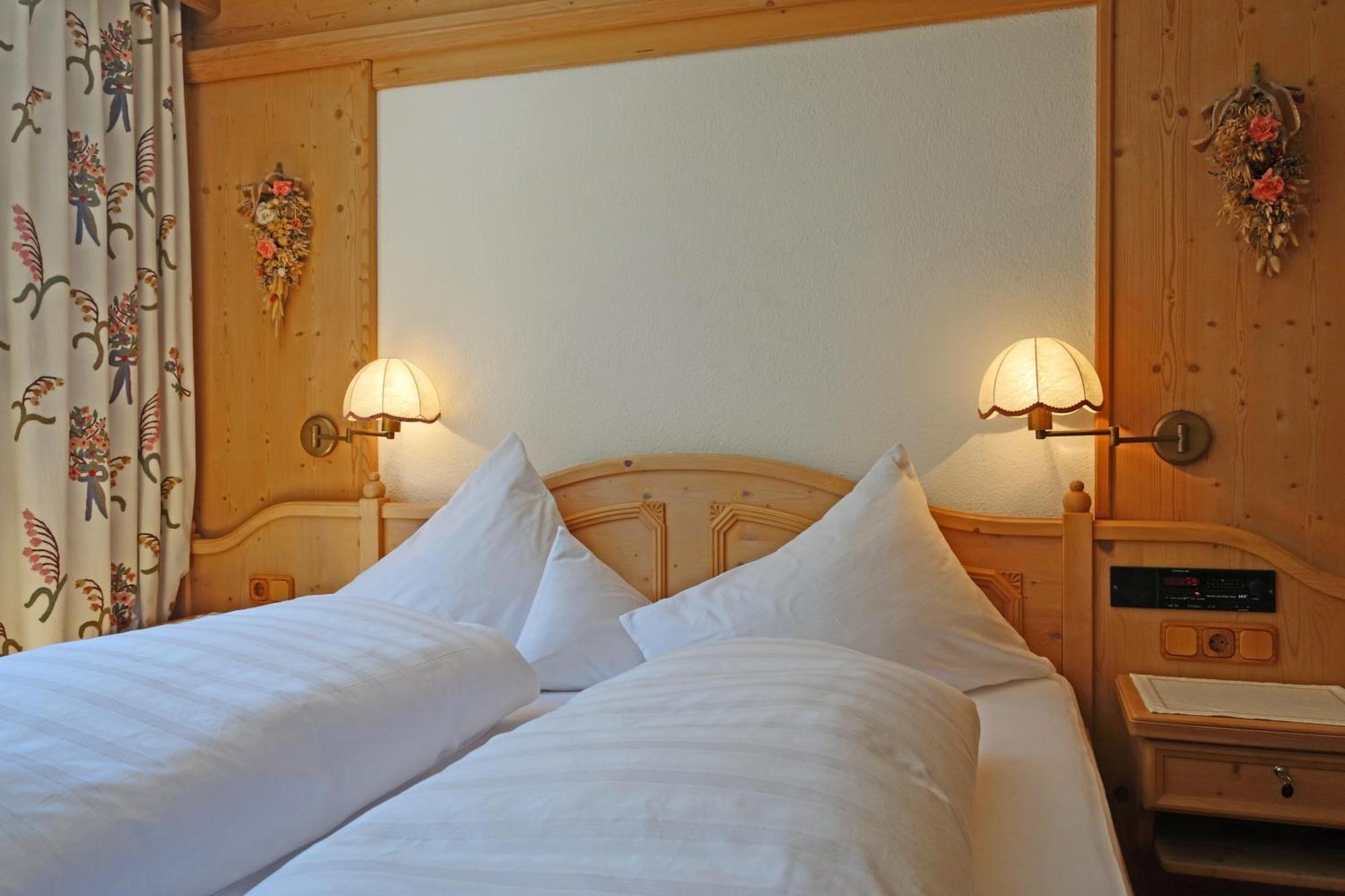 Triple Room,926681209:JPEG